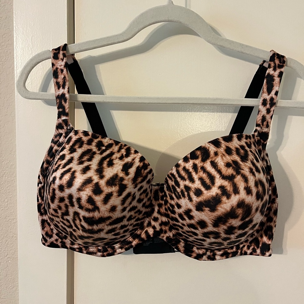 Soma Stunning Support Smooth Full Coverage Bra 40DDD Divine Leopard
